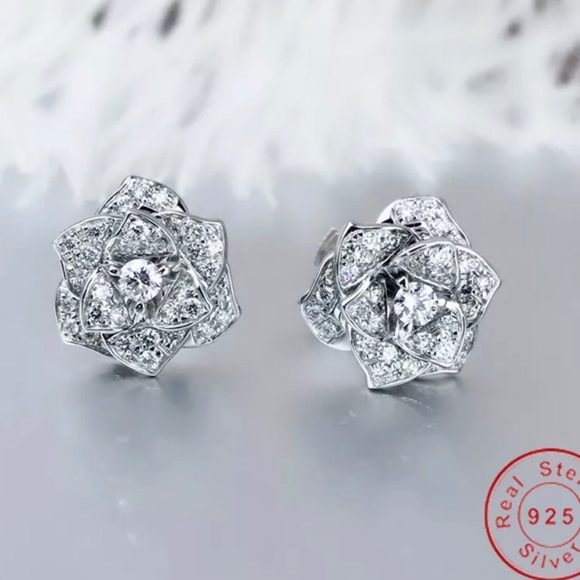 925 Silver Flower Diamond Earrings - Picture 2 of 3
